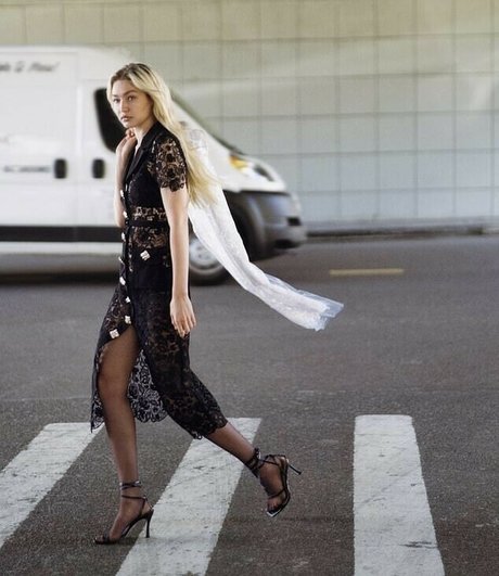 deepthroat teen onlyfans schöne akt galerie