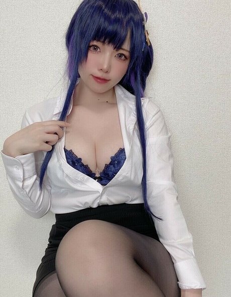 zierliche brünette nur fans schöne nackt fotos