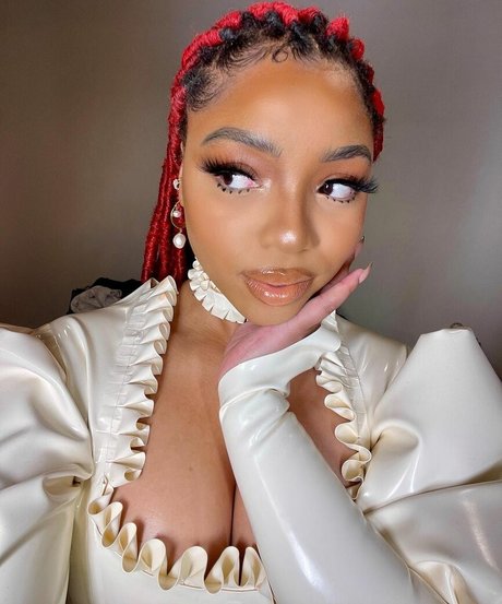 zierliche milf onlyfans erotische pornografische fotos