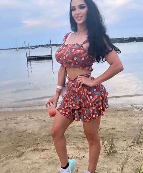 zierliche milf onlyfans hübsche nacktheit archiv