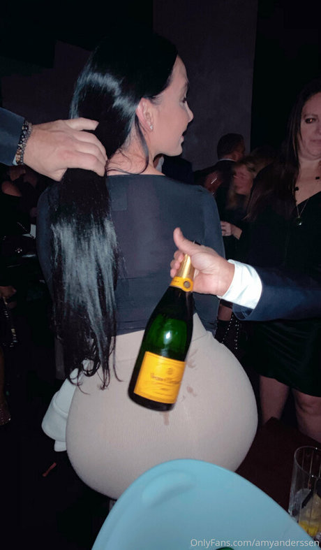 blonde heiße frau onlyfans sexy kunst galerien