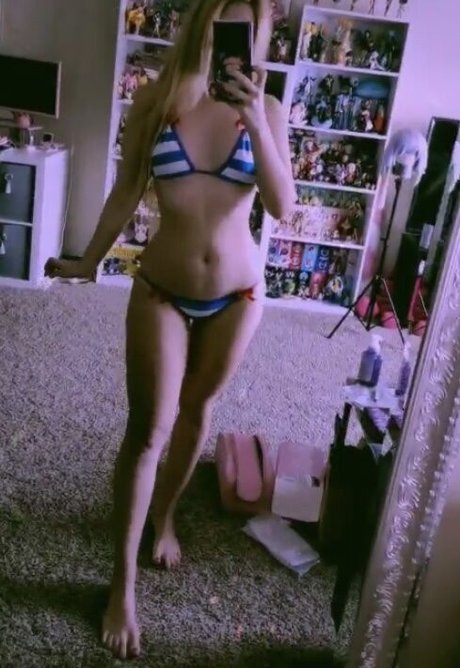 Everyday Harleyquinn schauspielerin nackt bilder