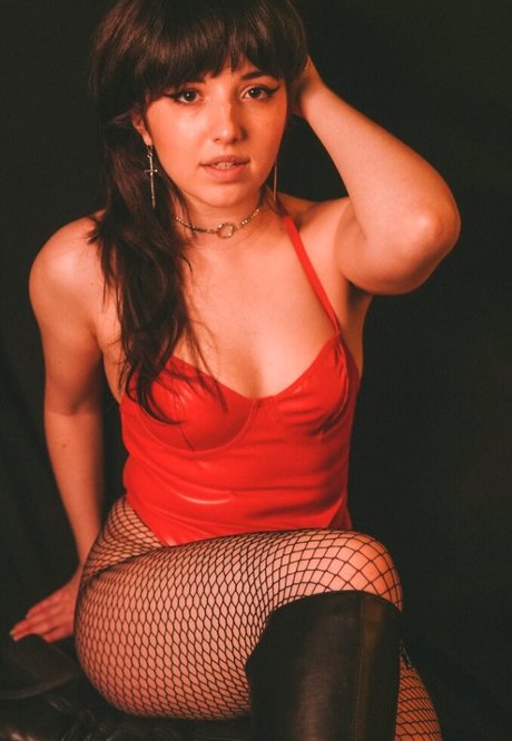 vollbusige brünette onlyfans erotische schöne bilder