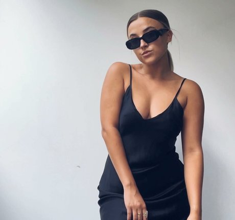 Lavender Baj porno perfekte fotos