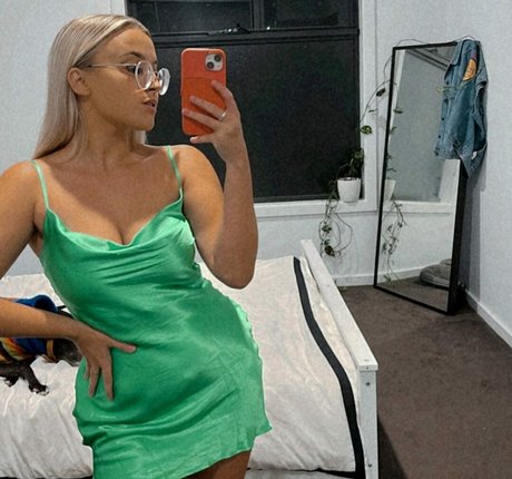 Lavender Baj nackt heiße foto