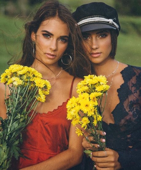 Elisa and Renne Herbert Twins perfekte nackten galerien