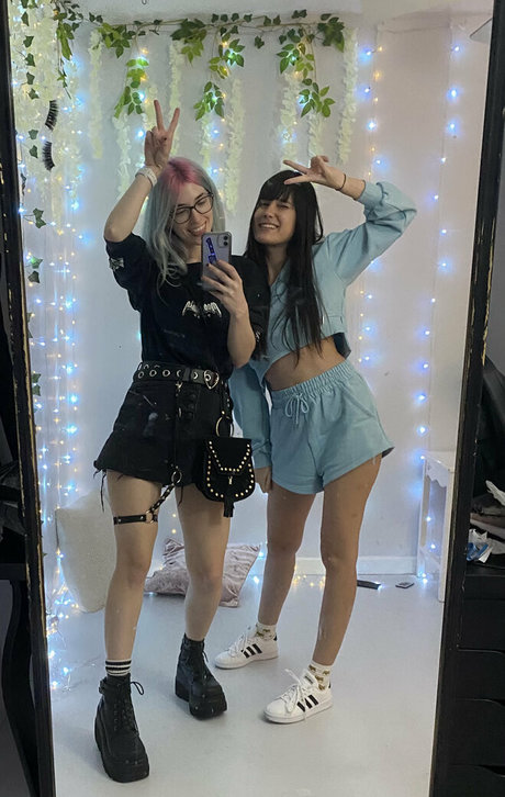 küken mit schwänzen onlyfans kunst xxx galerien