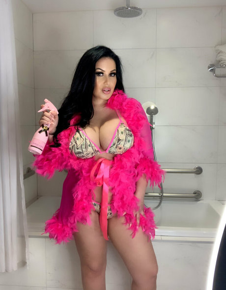 latinamilfnyc xxx kunst bild