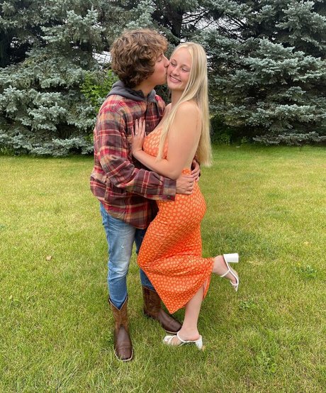 asiatische top-onlyfans heiße akt fotos