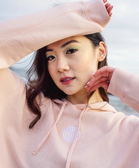 issfanfan xxx kunst archiv