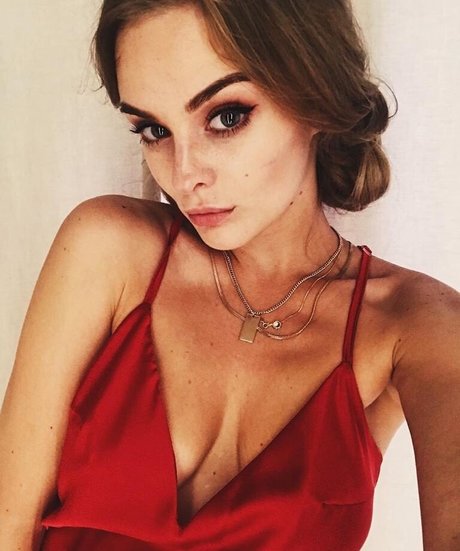 kurvige milf-onlyfans exklusive nackt galerie