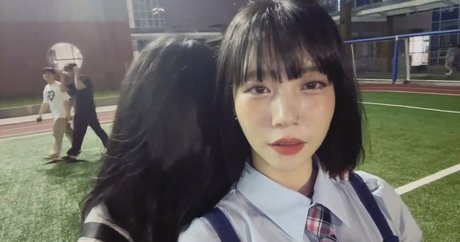 vollbusige rothaarige teen onlyfans erwachsene kunst archiv