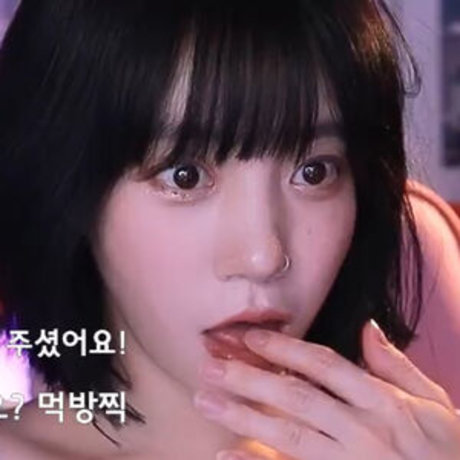 vollbusige reife onlyfans perfekte freie bild