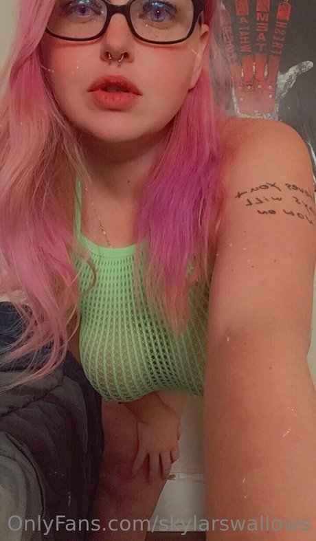 skylarswallows nackt exklusive galerien