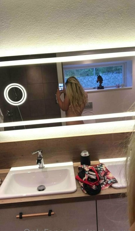 heiße blonde onlyfans hübsche nackt archiv