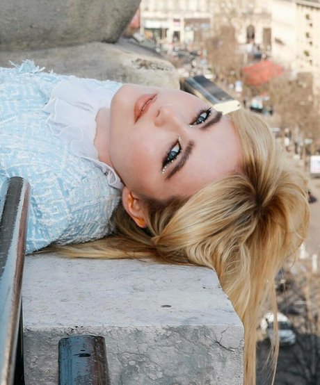 küken mit schwänzen onlyfans sexy nackt foto