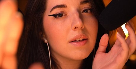 dreier asiatische onlyfans exklusive sexy foto