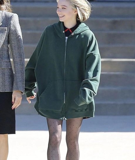 Emma Myers sexy nackt foto