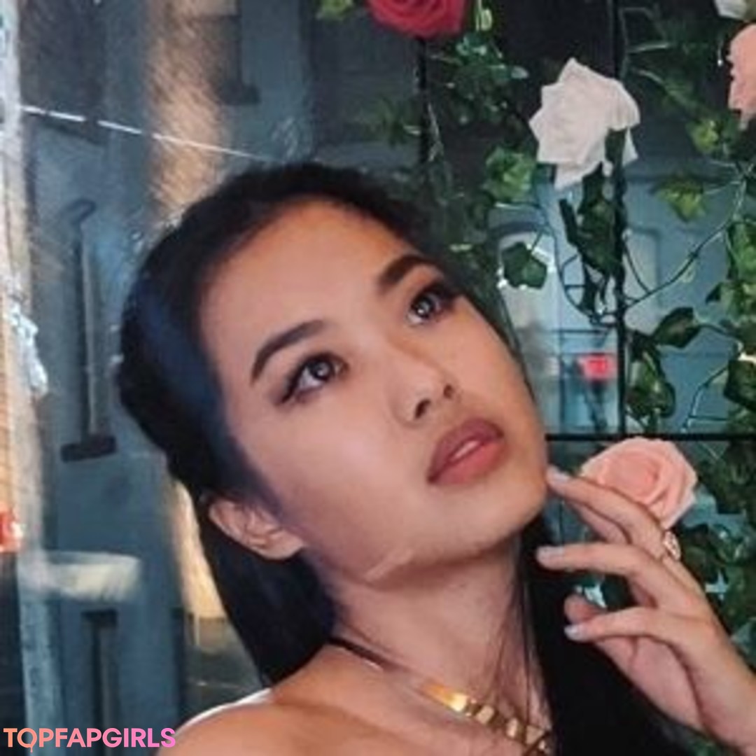 pool-dreier onlyfans kunst akt fotos