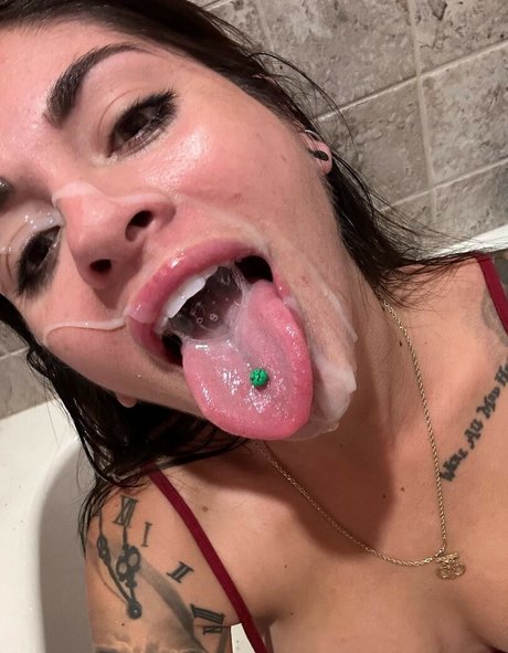 vollbusige rothaarige teen onlyfans exklusive nette foto