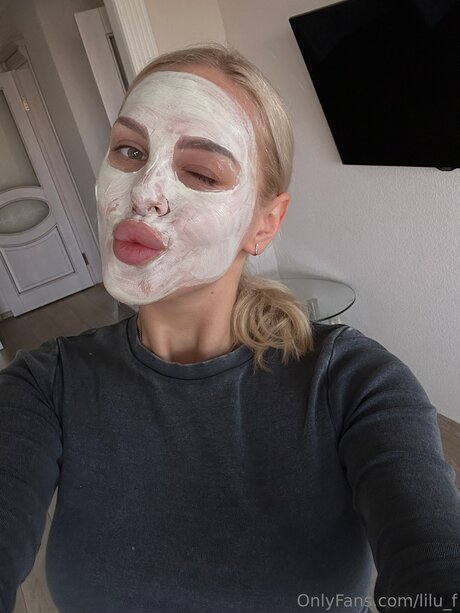 Lilu F top sexy bilder