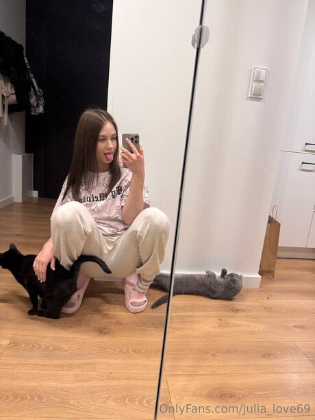 Julia Love69 heiße schöne bilder