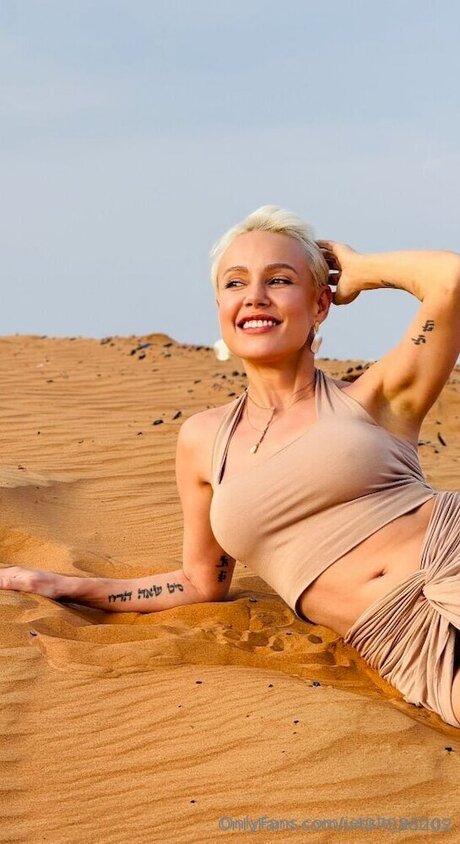 Jessie Wings hübsche pornographische fotos