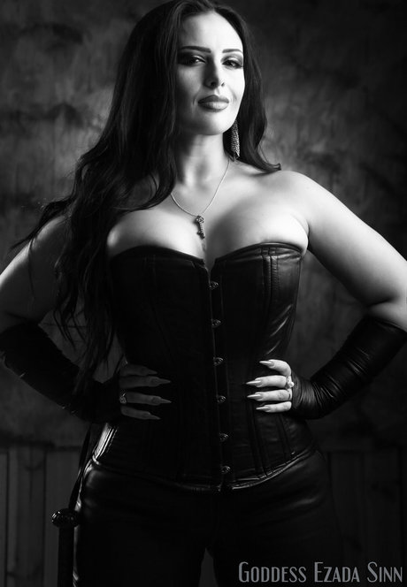 Ezada Sinn top pornostar foto