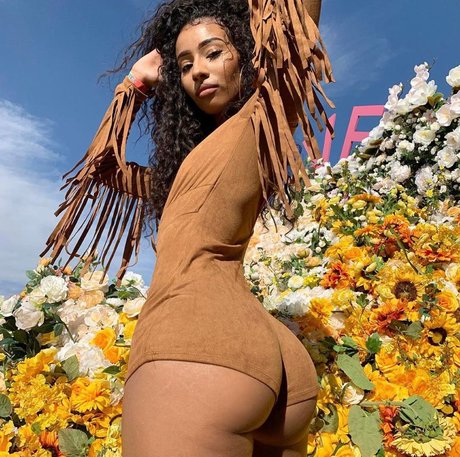 dicke trans-onlyfans porno kunst bilder