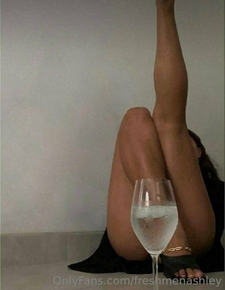 maskenbildnerin onlyfans erotische nacktheit foto