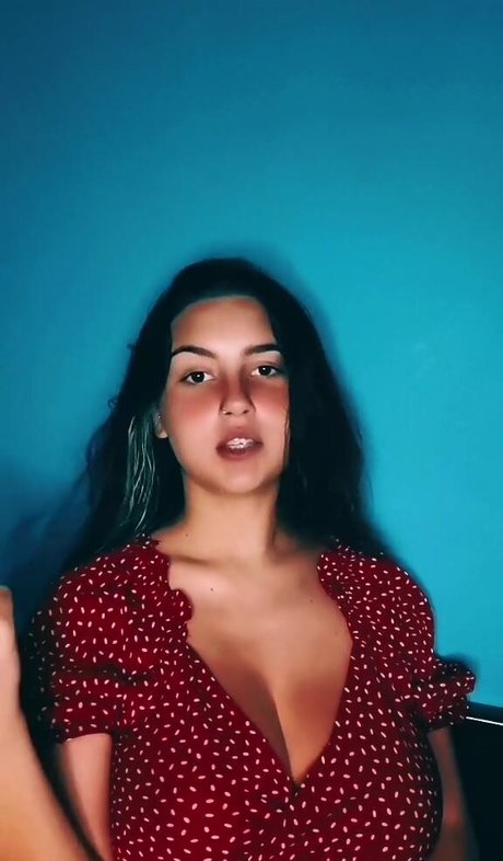 arabische kurvige onlyfans hübsche akt foto