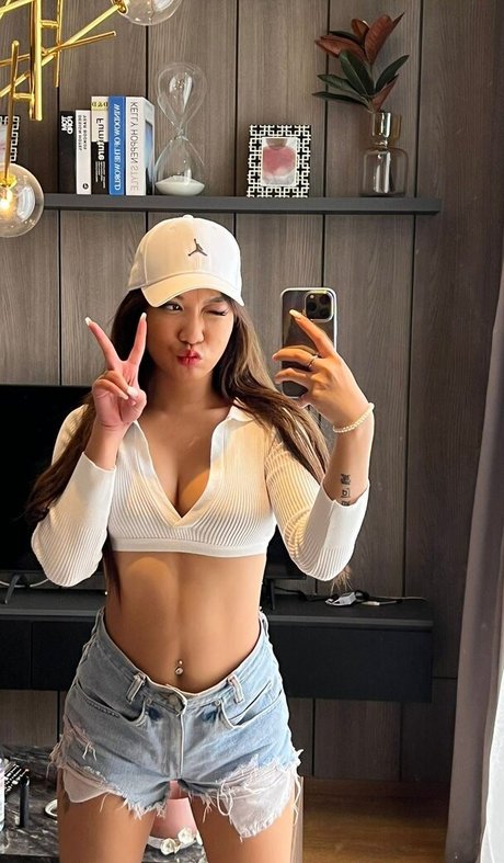 kurvige blonde onlyfans nacktheit pornographische bild