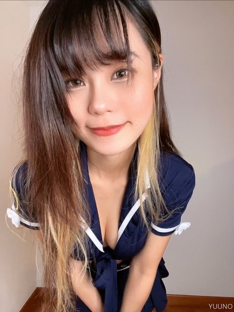 Yuuno exklusive nackte archiv