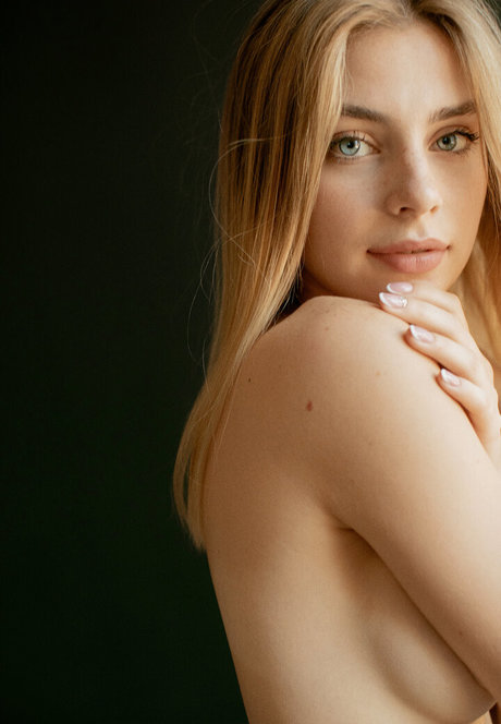 heiße blonde onlyfans kunst nette fotos