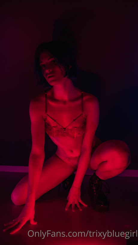 Trixy Blue kostenlose akt foto