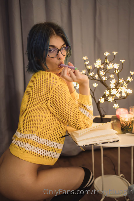 Trixy Blue kostenlose erwachsene foto