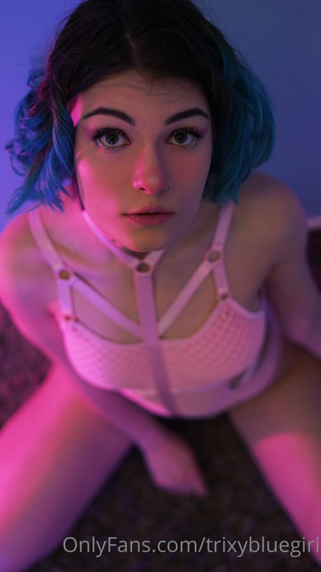 Trixy Blue sexy nacktheit bild