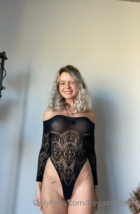 Rachel Anne Rayy hübsche pornographische archiv