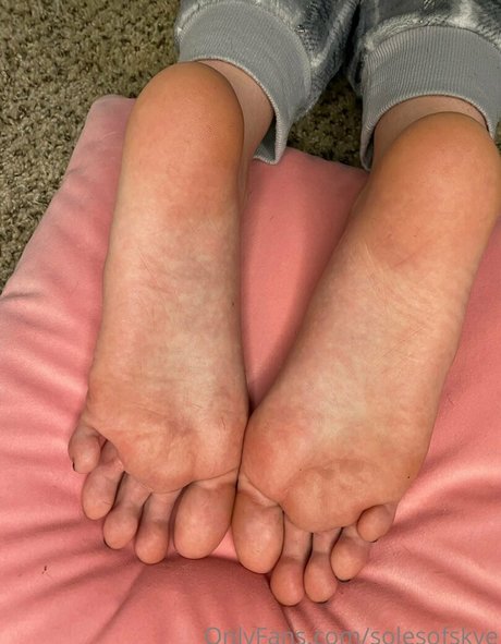 SolesOfSkye sexy pornostar galerien