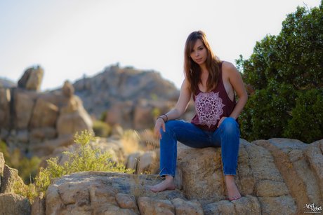 Ariel Rebel top sex bild