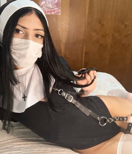 ffragiledoll model nackt fotos