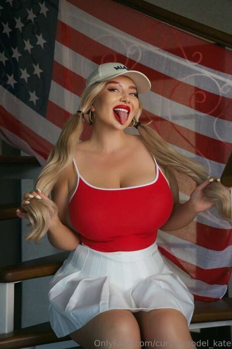 curvy model kate xxx nackte fotos