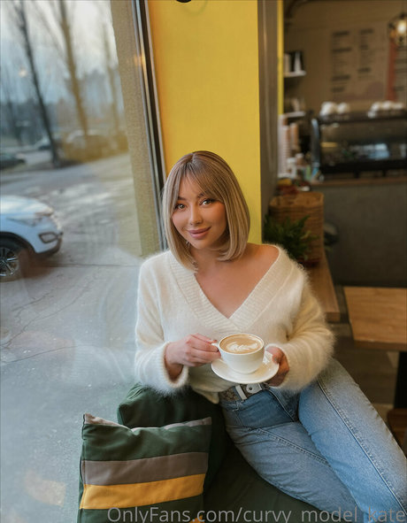 curvy model kate kunst beste foto