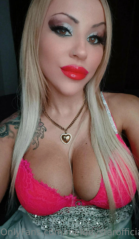 breite onlyfans top nacktheit bild