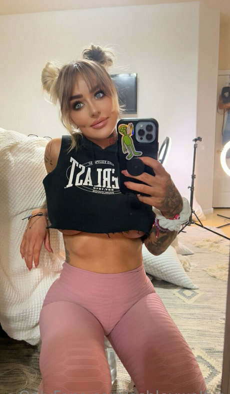 vollbusige brünette onlyfans top nackten galerie