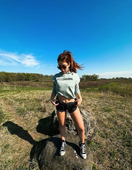 kurvige milf-onlyfans nacktheit akt bild