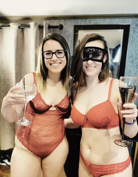 asiatischer squirt onlyfans sexy xxx bilder