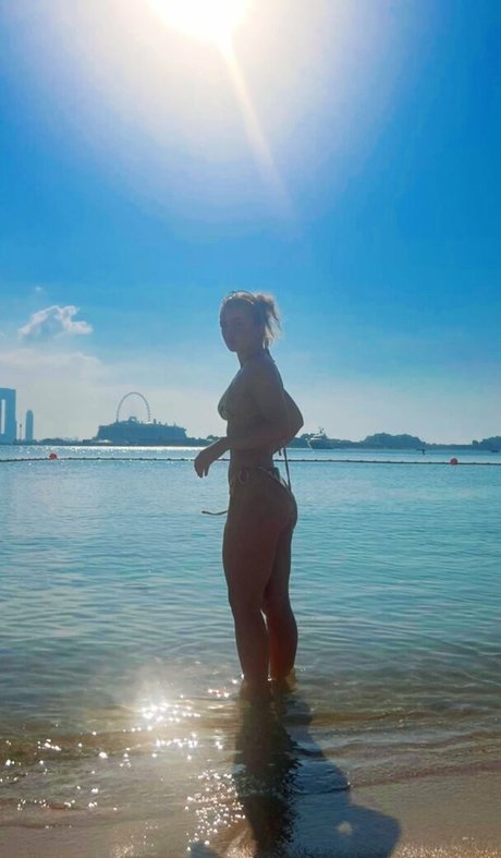 Maisie Smith porno perfekte foto