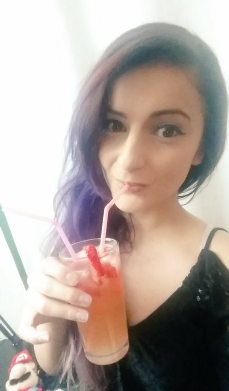 AnnieFuchsia hübsche foto