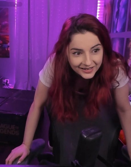 AnnieFuchsia erwachsene pornografische fotos